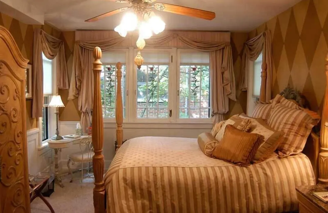 Gaslight Bed & Breakfast-1